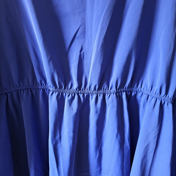 Beautiful womens royal blue v-neck blouse/top - Picture 6 of 7